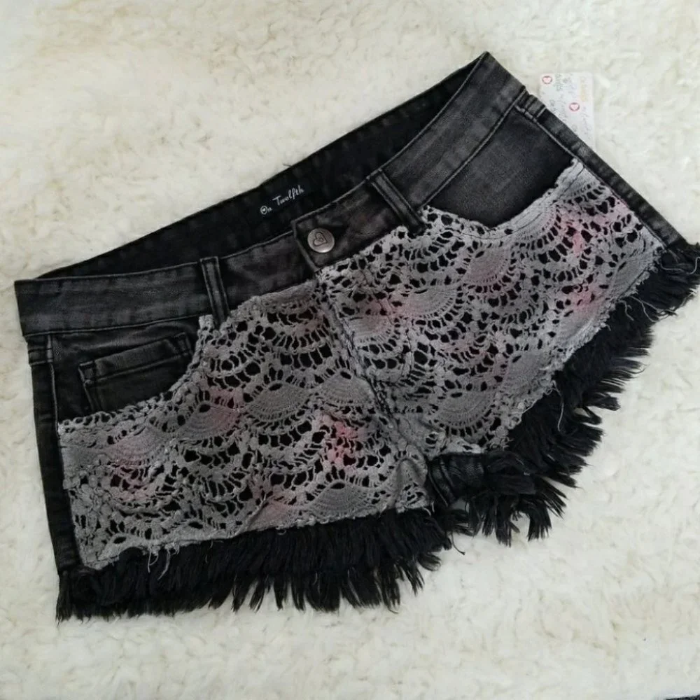 SHORTS BLACK DENIM CROCHET DETAIL SHORTS
